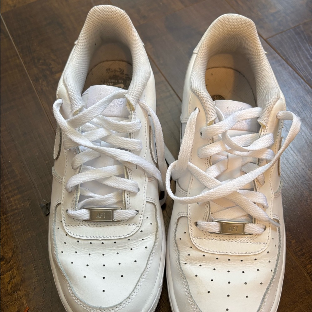 Classic White Nike Air Force 1 Sneakers